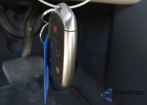 2019 Cadillac Xt4 Premium Luxury z USA, uszkodzony, nr VIN 1GYFZDR47KF138335